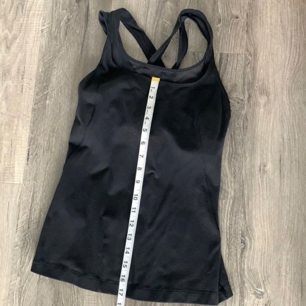Luluemon top with sports bra